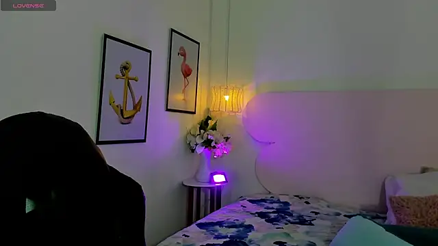 naomiii   online show from September 2025 11:49:02 AM