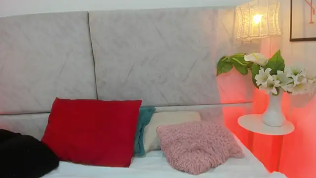 naomiii   online show from March 2026 11:40:02 AM