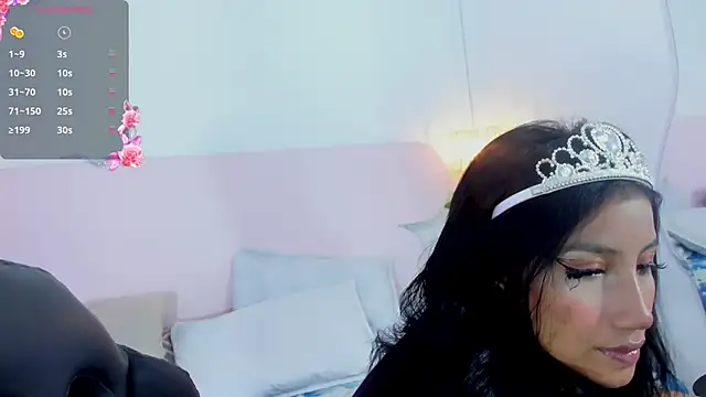 naomiii   online show from September 2025 12:11:02 PM