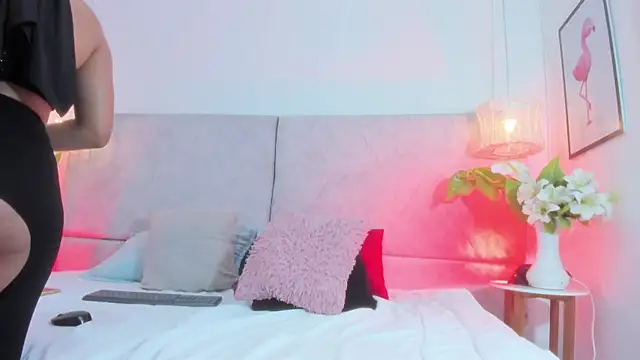 naomiii   online show from March 2026 11:43:01 AM