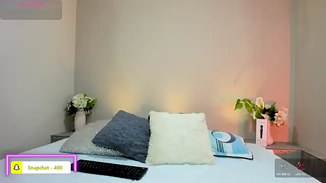 naomiii   online show from April 2026 11:46:02 AM