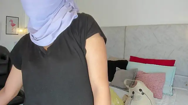 naomiii   online show from December 2025 11:36:02 AM