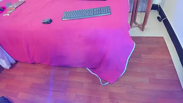 naomiii   online show from November 2025 11:38:02 AM