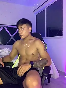 SantiagoReyesFtt online show from December 2024 07:21:01 AM