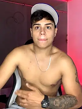 SantiagoReyesFtt online show from October 2025 05:07:02 AM