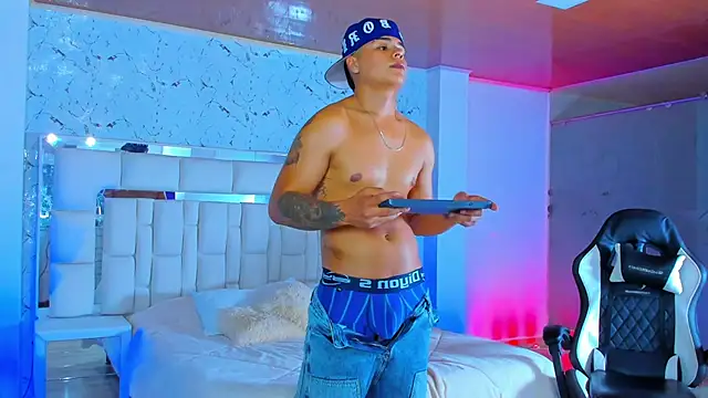 SantiagoReyesFtt online show from November 2025 01:42:01 AM