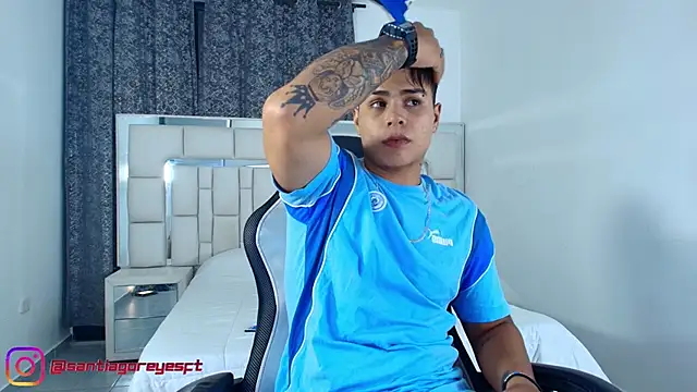 SantiagoReyesFtt online show from April 2026 02:07:02 AM