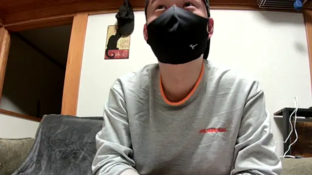 Snapshot of tuki_fu chatting on December 2024 11:00:01 AM tuki fu online show from December 2024 11:00:01 AM