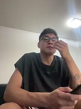 LCarreraa online show from February 2026 12:46:02 AM