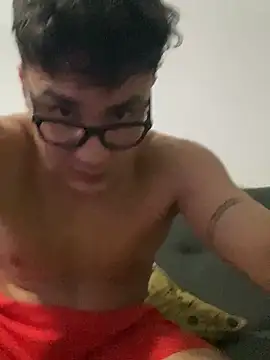 LCarreraa online show from February 2025 12:24:01 AM