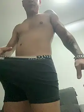 LCarreraa online show from March 2025 06:32:02 AM