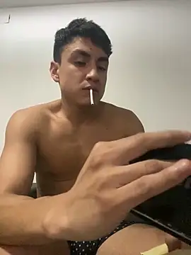 LCarreraa online show from January 2025 11:24:01 PM