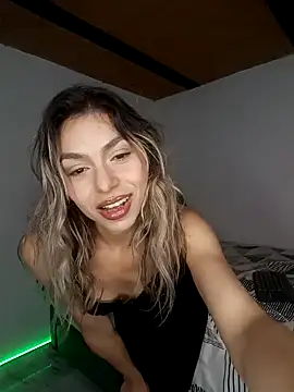 Karolgood3 online show from January 2025 11:00:02 PM
