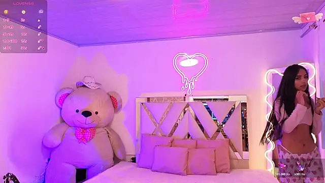 Jazmin tay online show from October 2025 11:45:02 AM