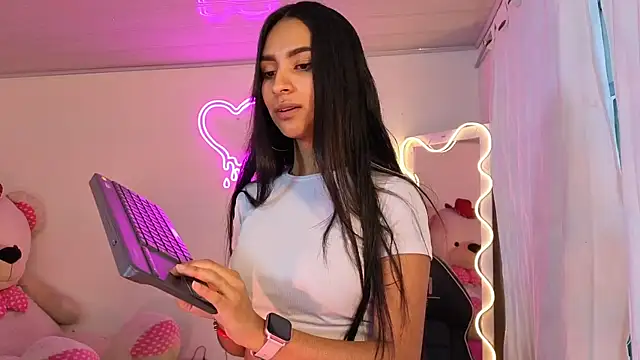 Jazmin tay online show from October 2025 11:44:02 AM
