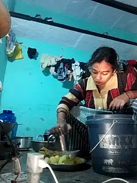 Surajpuja79 online show from December 2025 04:00:01 AM