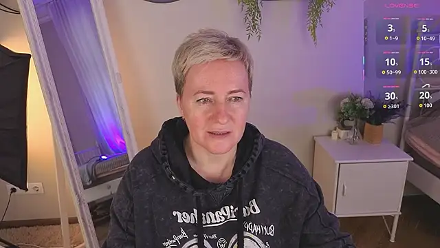 Nika Smit online show from March 2026 10:27:02 AM