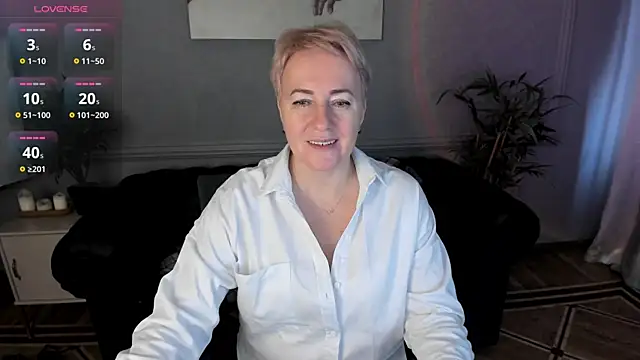 Nika Smit online show from November 2025 10:08:01 AM