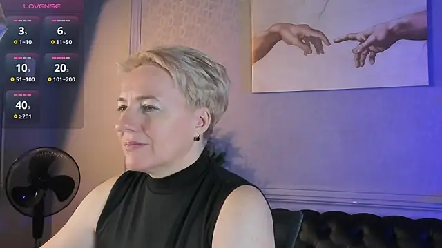 Nika Smit online show from November 2025 09:31:02 AM