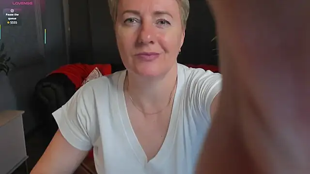 Nika Smit online show from May 2026 05:17:01 AM