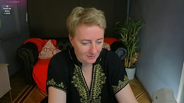 Nika Smit online show from May 2026 05:18:02 AM