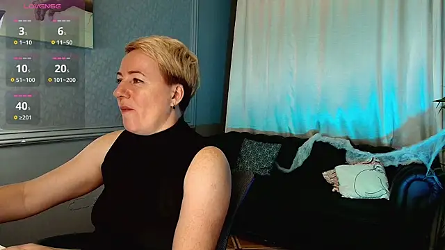 Nika Smit online show from November 2025 05:56:02 AM