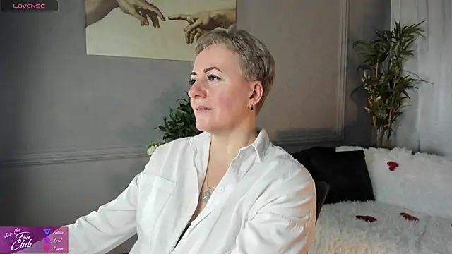 Nika Smit online show from February 2025 11:31:02 AM