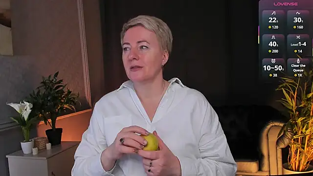 Nika Smit online show from April 2026 05:21:02 AM