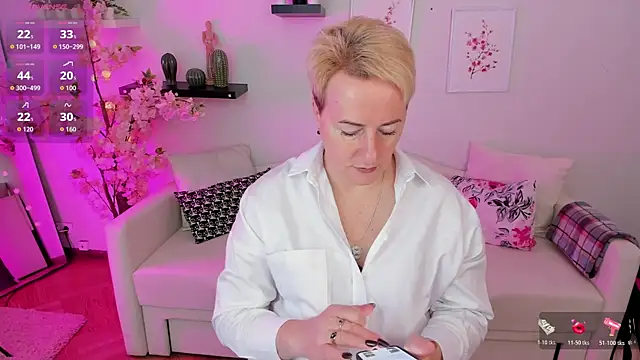 Nika Smit online show from October 2025 05:21:01 AM