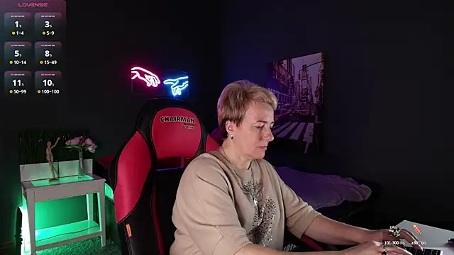 Nika Smit online show from October 2025 09:11:01 AM