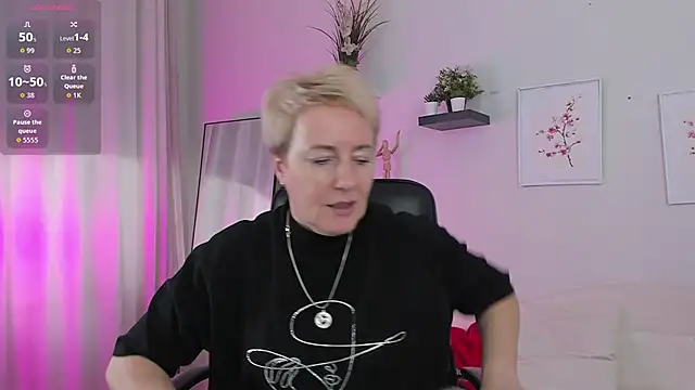 Nika Smit online show from October 2025 10:16:01 AM