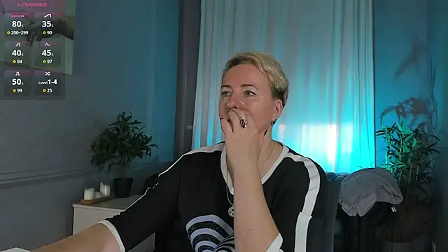 Nika Smit online show from October 2025 09:34:02 AM