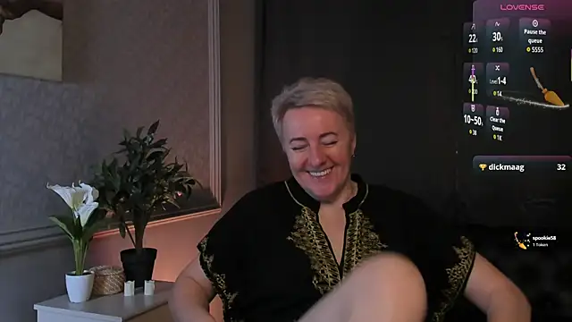 Nika Smit online show from April 2026 05:15:01 AM