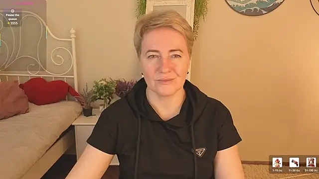 Nika Smit online show from May 2026 05:35:01 AM