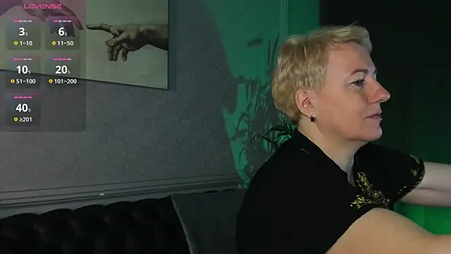 Nika Smit online show from November 2025 04:57:02 AM