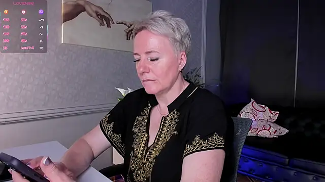 Nika Smit online show from June 2026 09:04:02 AM