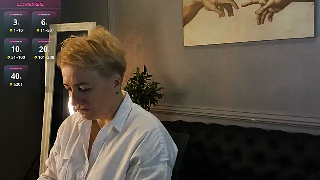 Nika Smit online show from November 2025 05:50:01 AM