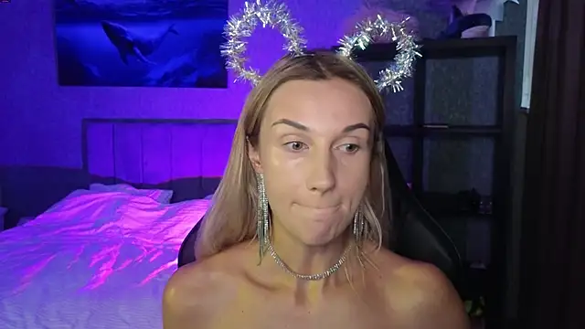 Megan Kira online show from February 2026 01:40:02 PM