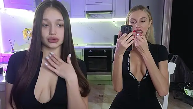 Snapshot of Megan_Kira chatting on February 2025 11:21:02 AM Megan Kira online show from February 2025 11:21:02 AM