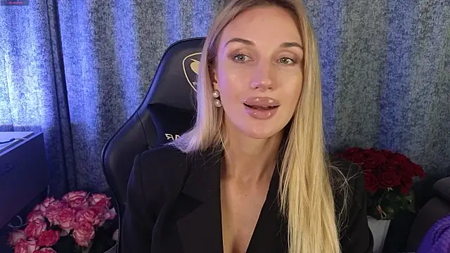 Megan Kira online show from March 2026 04:32:02 PM