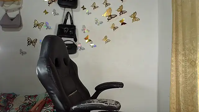 bigcrisblack online show from November 2025 03:23:02 AM