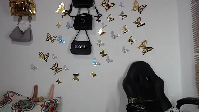 bigcrisblack online show from October 2025 09:19:02 AM