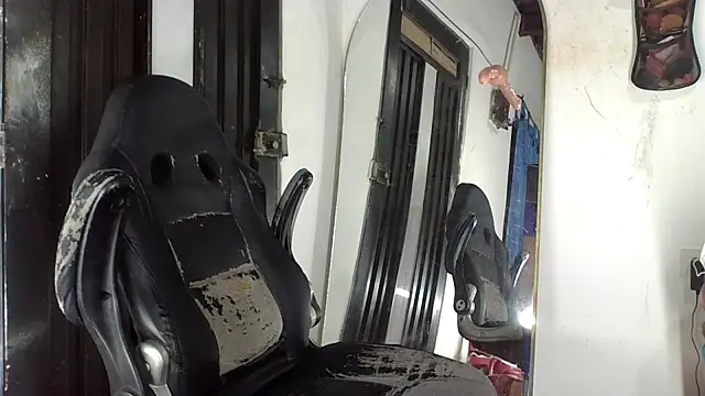 bigcrisblack online show from March 2026 11:43:02 PM