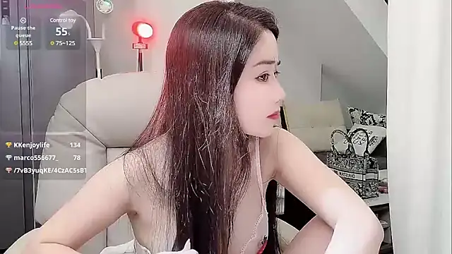 Snapshot of yoyo520- chatting on February 2025 12:27:02 AM yoyo520- online show from February 2025 12:27:02 AM