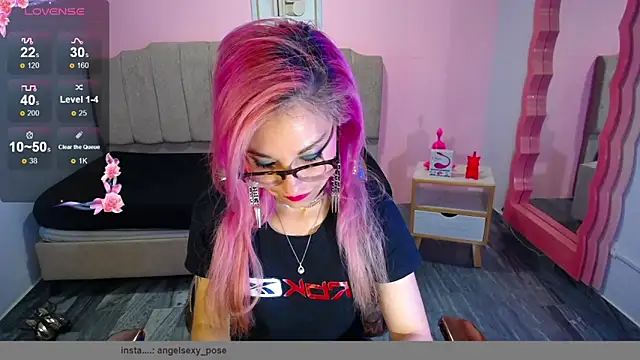 abril ch  online show from November 2025 10:51:02 AM