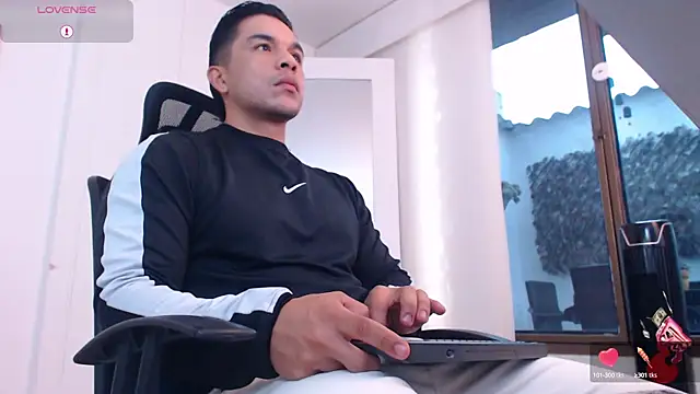 estebandelouis online show from March 2025 01:29:01 PM