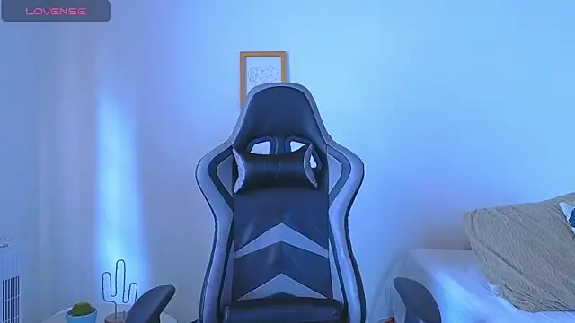 estebandelouis online show from March 2026 01:01:04 PM