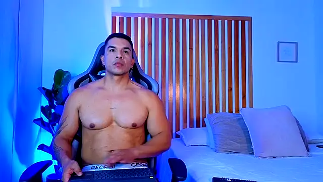 Snapshot of estebandelouis chatting on May 2026 02:15:02 AM estebandelouis online show from May 2026 02:15:02 AM