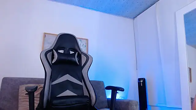 estebandelouis online show from April 2026 11:03:01 AM