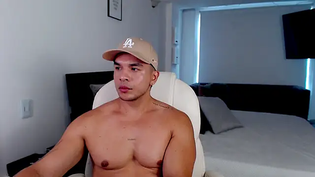 estebandelouis online show from January 2025 12:32:02 PM